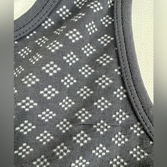 Athleta Women’s Gray Horizon Workout Tank Top Extra Large Style #777519-02 - Picture 10 of 10
